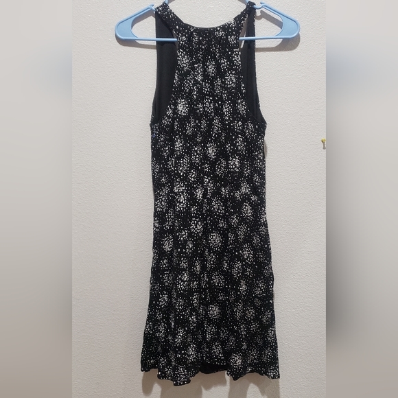 Women's black and white sleeveless dress size small - Picture 2 of 3